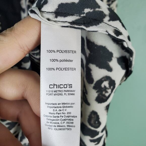 Chico's Leopard Lace-Up Cold Shoulder V-Neck Tunic Size 2 - Picture 5 of 8